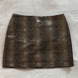 I.N. San Francisco Black and Gold Mini Skirt
